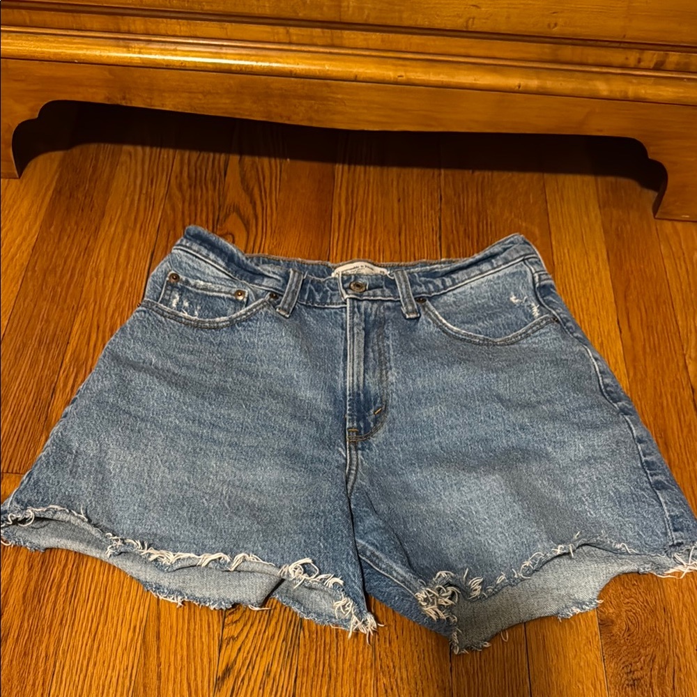 Abercrombie the dad short high rise curve love
